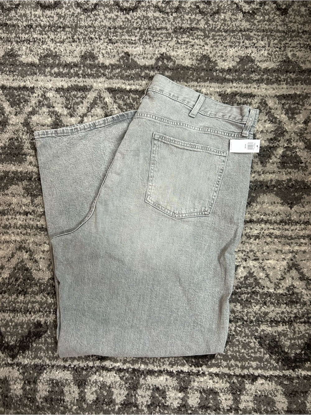 Old Navy Men's Relaxed Light Gray Jeans